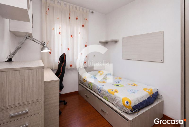 Foto c86f5ebe-6c09-4d41-b3f7-aa9a30d4bf7e. Casa adossada amb calefacció aparcament a Centre Viladecans