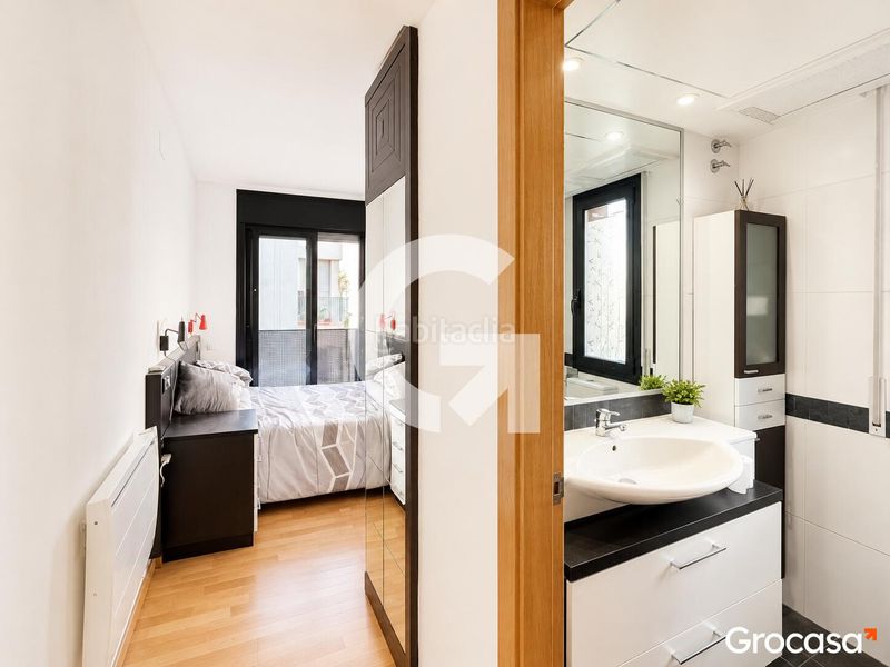 Foto ad995b93-5fd8-491d-9932-51e4e256442f. Pis a Sants-Badal Barcelona