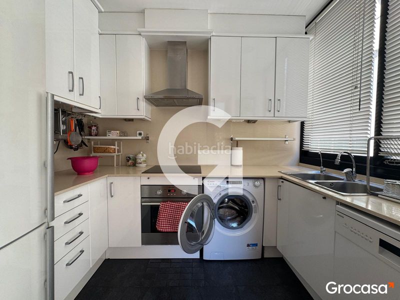 Foto beaa6ebf-16aa-42a4-a746-b4b001ff7935. Pis a Sants-Badal Barcelona
