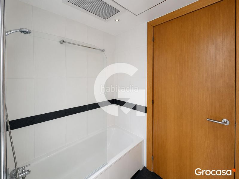 Foto cfdbe0ab-89ff-4bd4-b703-30633203d1dd. Pis a Sants-Badal Barcelona