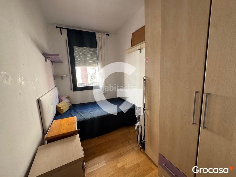 Foto f7c8399d-15fa-44d0-bc2c-182fe81ba097. Pis a Sants-Badal Barcelona