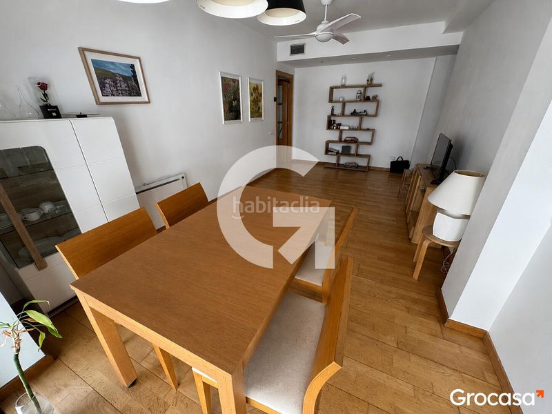 Foto ffcef6e5-3300-46e1-b5c4-cf8b7a44ee50. Pis a Sants-Badal Barcelona