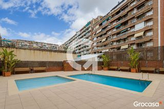 Flat  Cl travessera les corts. Piso reformado en travessera de les corts