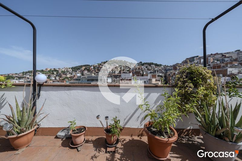 Foto 436638fb-05c7-4ce0-87ed-6781a8792255. Àtic a Carmel Barcelona