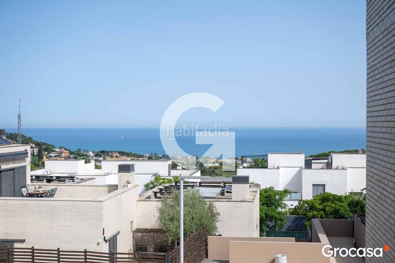 Foto 6b090ede-ec0e-4e27-b562-7cf997ed2a2c. Casa aparellada amb calefacció aparcament piscina a Mataró