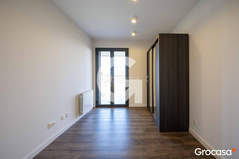 Foto c11d1db7-8aae-4327-9712-4a7b47018840. Casa aparellada amb calefacció aparcament piscina a Mataró
