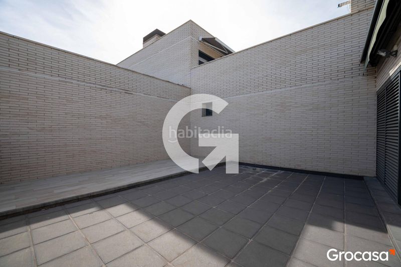 Foto f190318e-6cfe-4220-8348-ae146116f30a. Casa aparellada amb calefacció aparcament piscina a Mataró