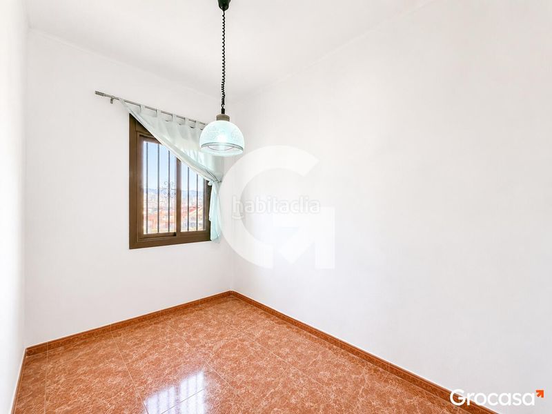 Foto e6b41655-05b4-4990-8841-815395b1fc4c. Pis a Sants-Badal Barcelona