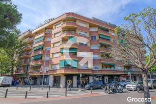 Etagenwohnung  Av diagonal. Reformado  balcon  ascensor en ajuntament