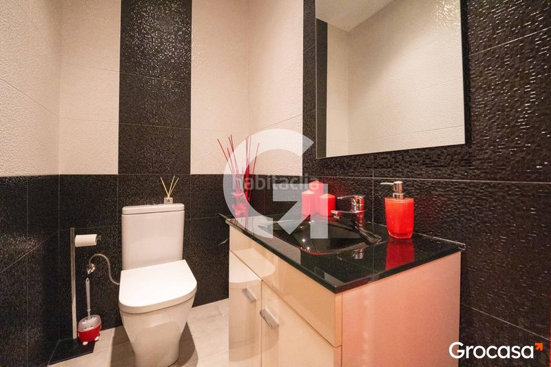Foto 0977e01d-897d-4f28-b018-e5ba63e85fb7. Tríplex amb calefacció a Lledoner Granollers