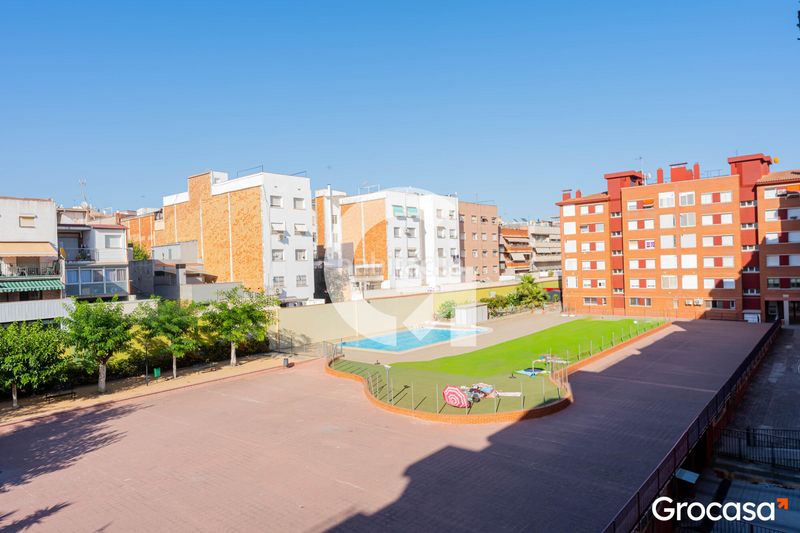 Foto 72dd7b07-39f7-4351-9c30-ef98599010ad. Pis amb calefacció piscina a El Pedró Cornellà de Llobregat