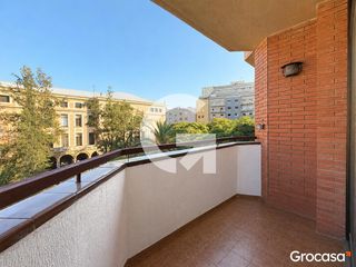 Apartament  Cl canalejas. 4 habitaciones  parking incluido! una oportunidad que no se repi