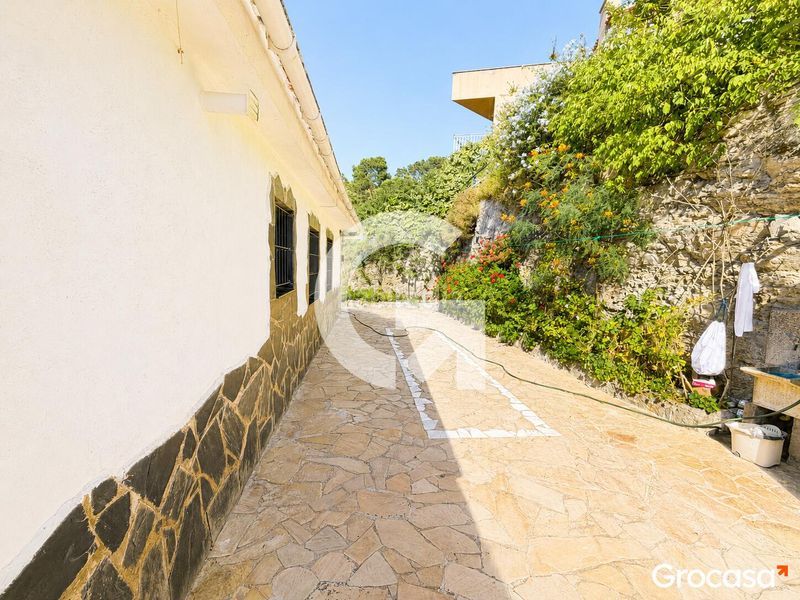 Foto c225b626-9153-4434-bd1d-db34fc3295d9. Casa amb calefacció aparcament piscina a Vallirana