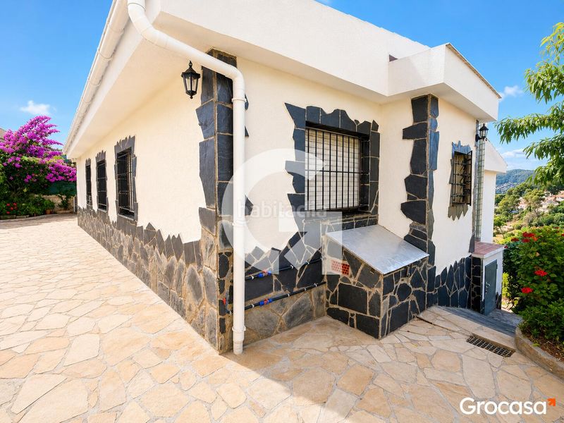 Foto d0b0614c-1eee-443d-908b-61ef1ba4e16d. Casa amb calefacció aparcament piscina a Vallirana