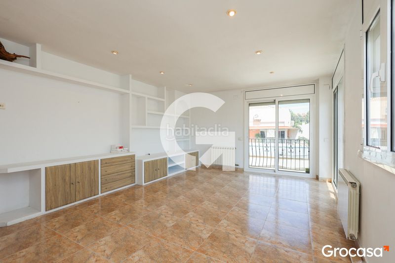 Foto fca35022-b066-48d8-b03d-4e022a320e4c. Dúplex amb calefacció a Centre Rubí