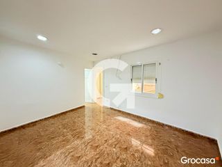 Pis  Cl naranjos, dels. Piso exterior 3 habitaciones en calle severo ochoa con naranjos