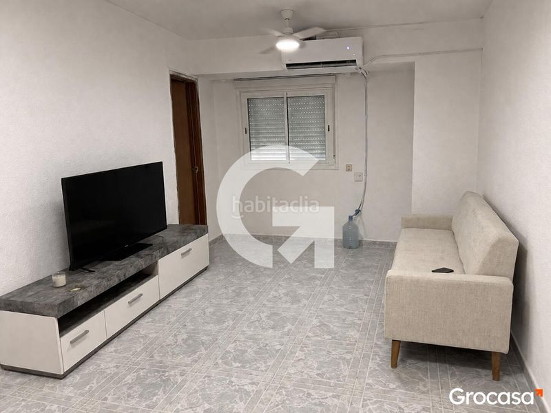 Foto cff8b1ad-c098-491c-89be-d68e72935e5c. Pis a playa puerto de Sagunto Sagunt