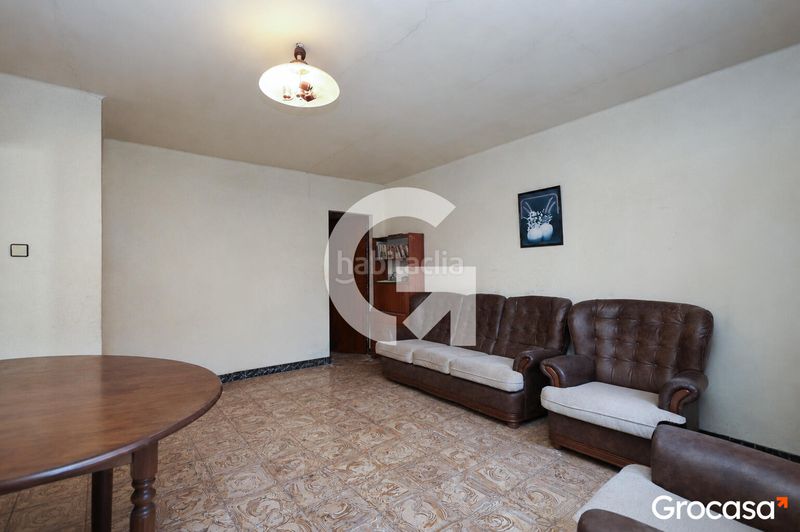 Foto 9e1e983d-f224-4e6c-b81e-01607b146925. Casa amb calefacció aparcament a Centre Viladecans