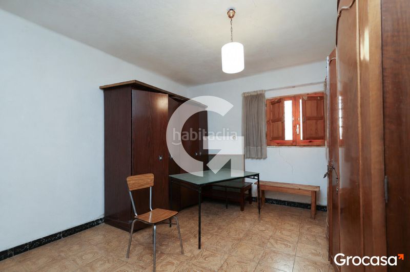Foto b599bfee-f397-447c-a284-92d02bc93a63. Casa amb calefacció aparcament a Centre Viladecans