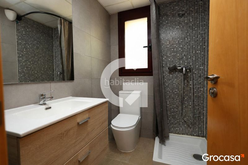 Foto cd8d6d96-bd4b-44ee-ba60-ea49949c0bac. Pis a Centre Rubí