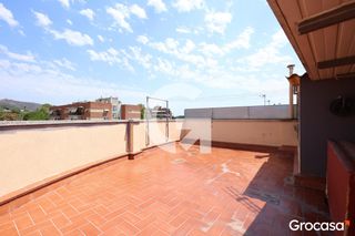 Flat  Cl lluis millet. A reformar  exterior  balcon  terraza en riera de sant llorenç