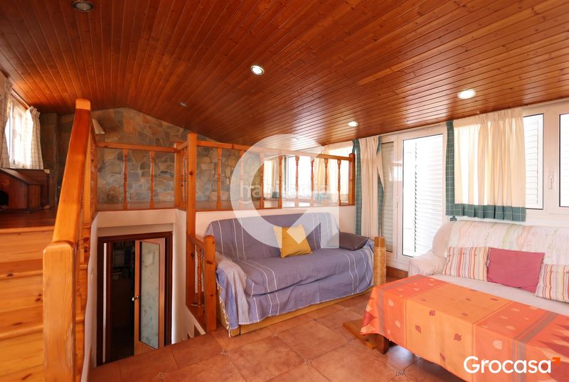 Foto bcf49fcc-68d6-48b3-8f34-87b7e74f65c8. Casa adosada  en el parque de Marianao en Sant Boi de Llobregat