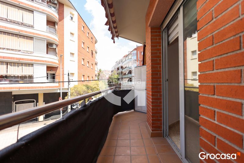 Foto 018d854a-f916-476a-b87c-371e97c1ed2c. Dúplex  con terraza y parking! en Torrent Ballester Viladecans