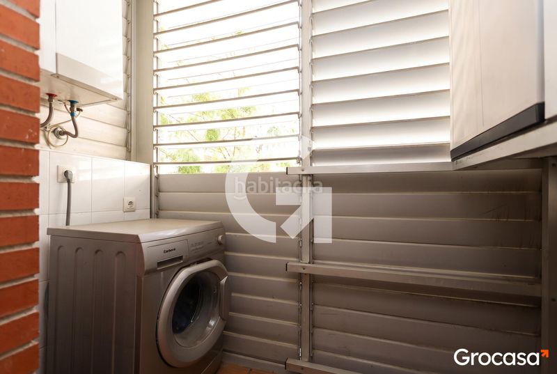 Foto 0cccdec8-33b1-420c-8aec-d99ee63c1ac2. Dúplex  con terraza y parking! en Torrent Ballester Viladecans
