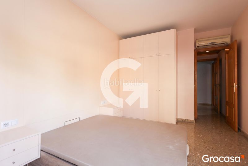Foto 12914b64-d8a5-4ebd-8400-404790c9a8a4. Dúplex  con terraza y parking! en Torrent Ballester Viladecans
