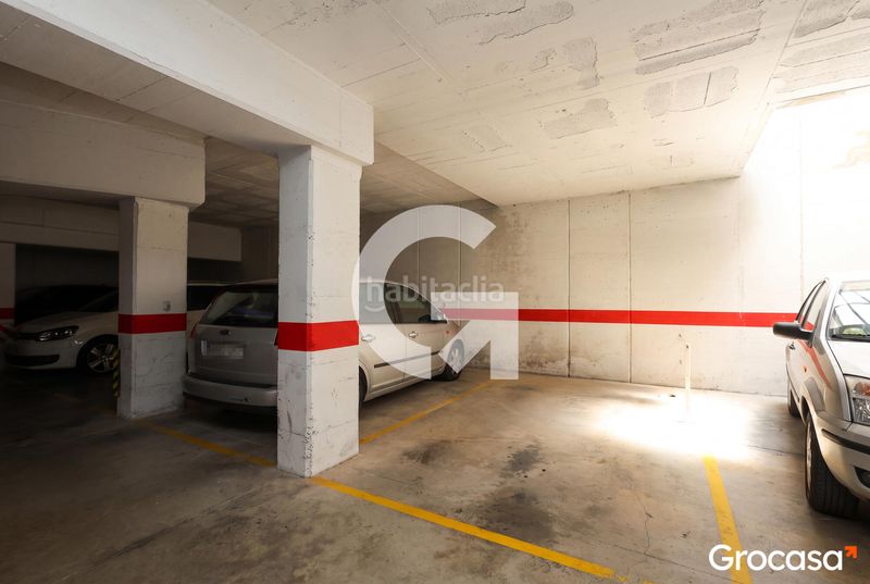 Foto 68e354c3-4c34-4458-9abd-4104f19348cc. Dúplex  con terraza y parking! en Torrent Ballester Viladecans