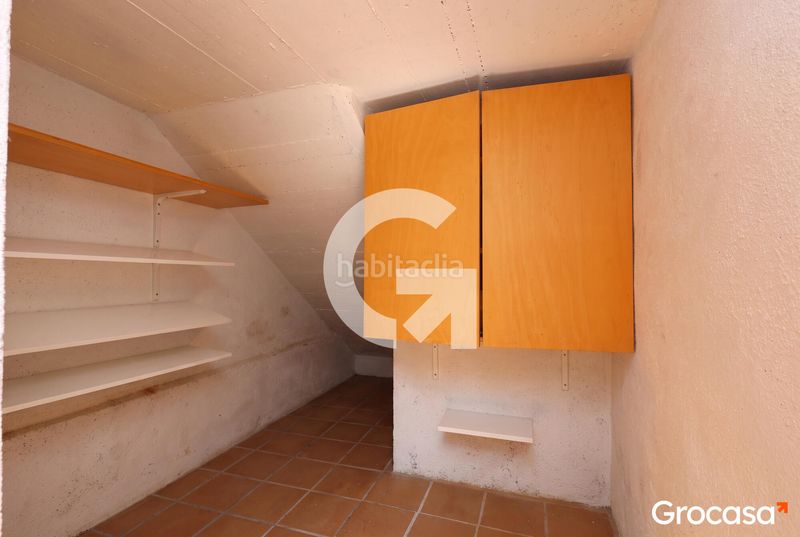 Foto 8554d4ca-6eec-4d47-8595-bd49c6ad683a. Dúplex  con terraza y parking! en Torrent Ballester Viladecans