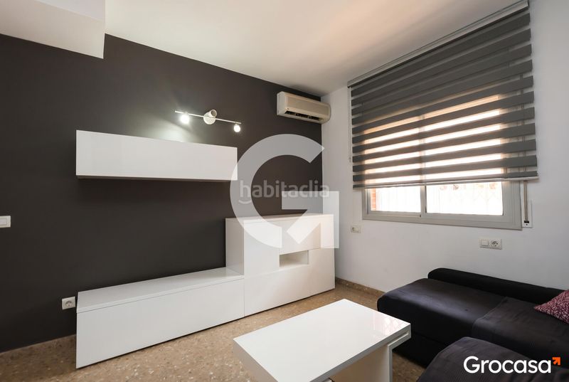 Foto a65851d0-ecaa-49ef-94e0-e94f84808375. Dúplex  con terraza y parking! en Torrent Ballester Viladecans