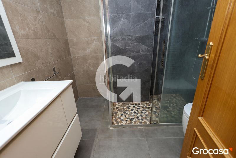 Foto d3aa0982-bb4f-4174-8630-b7b33e309ae8. Dúplex  con terraza y parking! en Torrent Ballester Viladecans