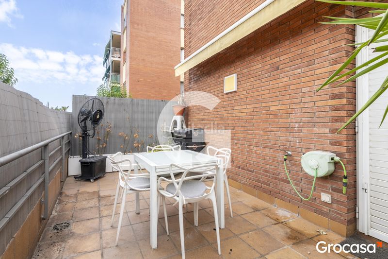 Foto 4b040f87-f2f3-4569-87a5-7c9068c63ad7. Casa adosada casa pareada con terrazas, piscina y parking en Sant Joan Despí