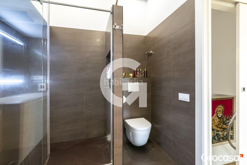 Foto c8c736d1-477b-474c-b832-cf7a44cbc74f. Casa adosada casa pareada con terrazas, piscina y parking en Sant Joan Despí
