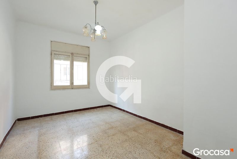 Foto bff8a74c-5be6-4e0c-9feb-46fff74470ab. Planta baixa a Diagonal-Colomeres Gavà