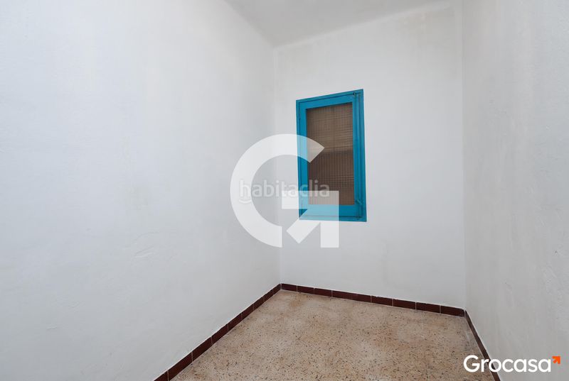 Foto dc10d83c-1491-4b58-a50a-1e020ab2ab5c. Planta baixa a Diagonal-Colomeres Gavà