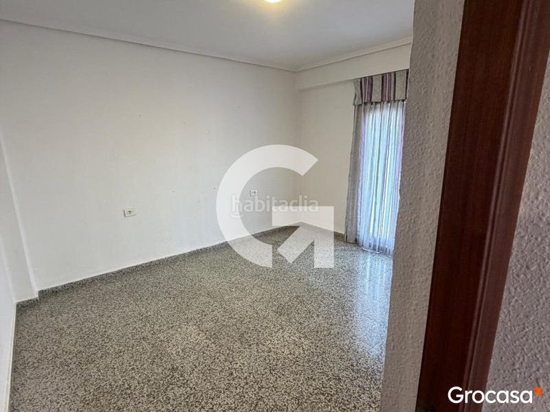 Foto 990786f2-af87-4bed-882c-a90361b9f715. Pis a Centro puerto Sagunt