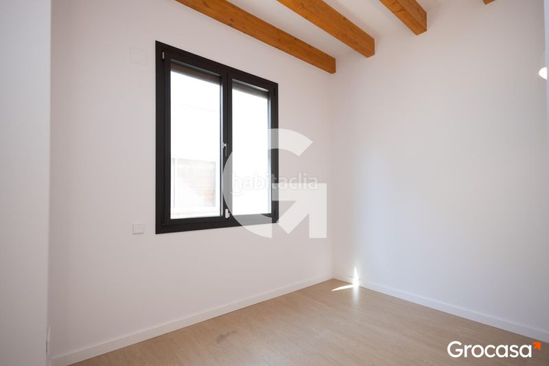 Foto d6b4d1d5-d4b1-49f8-8c28-1cffc1edec8c. Casa adossada amb calefacció a Centre Rubí