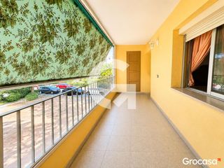 Pis  Cl papa juan xxiii. Piso de 76 m con 3 habitaciones y terraza en puerto de sagunto