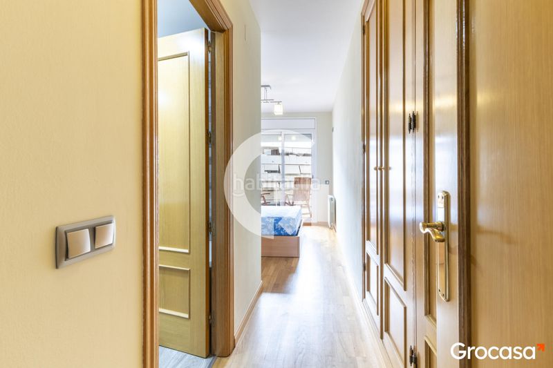 Foto f45af2f9-38bc-4933-bdda-306270e5f605. Flat with heating parking in Eixample Sant Joan Despí