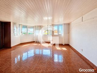 Piso  Cl mina de la ciutat. Piso de 3 habitaciones con ascensor en les roquetes, barcelona