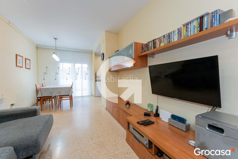 Foto 97ad058d-1715-4357-b61d-b12ebfdbb876. Planta baixa amb calefacció a La Gavarra Cornellà de Llobregat