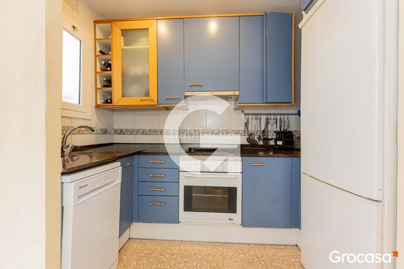 Foto eadccbe5-08e1-4e0b-9157-1a9ceb6b4a05. Planta baixa amb calefacció a La Gavarra Cornellà de Llobregat