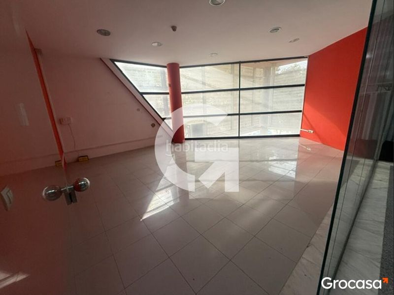 Foto 4c291401-0b09-416d-9edb-ebc7fa32dcca. Local comercial a Sant Ildefons Cornellà de Llobregat