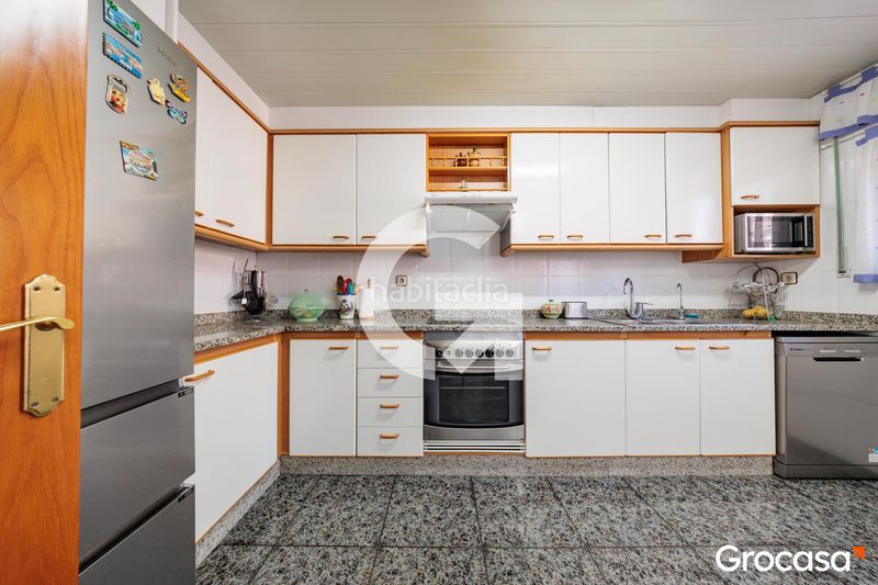 Foto 346be37d-a14e-49e7-b487-c0485de758e4. Casa amb calefacció aparcament a Les Arenes - La Grípia - Can Montllor Terrassa