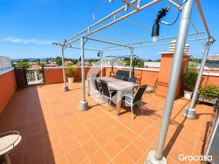 Attico  Cl doctor ramon i cajal. Ático con gran terraza, piscina y vistas al mar