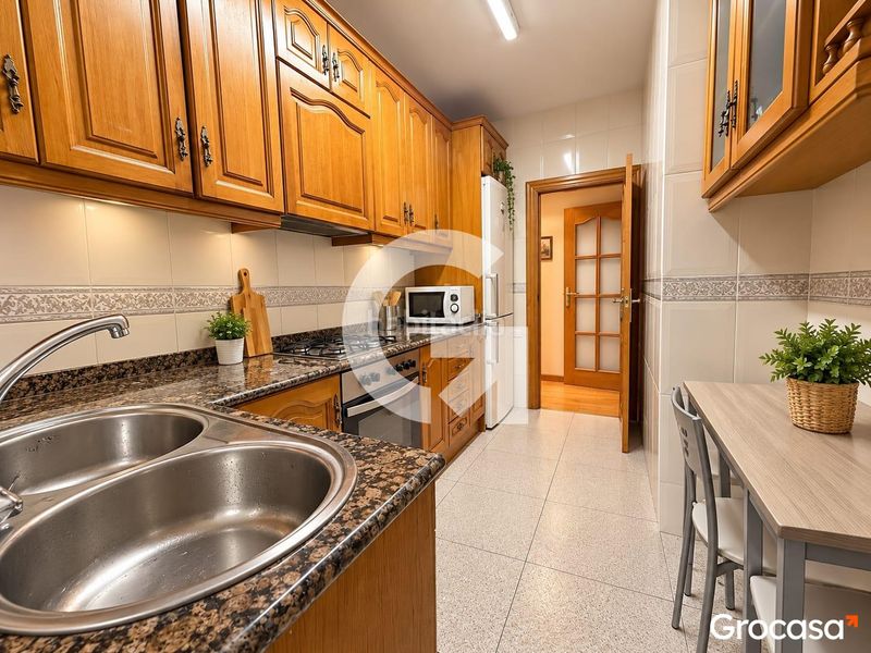 Foto 73d865cb-45a3-4bec-8254-8245ba13c9eb. Pis a Sants-Badal Barcelona