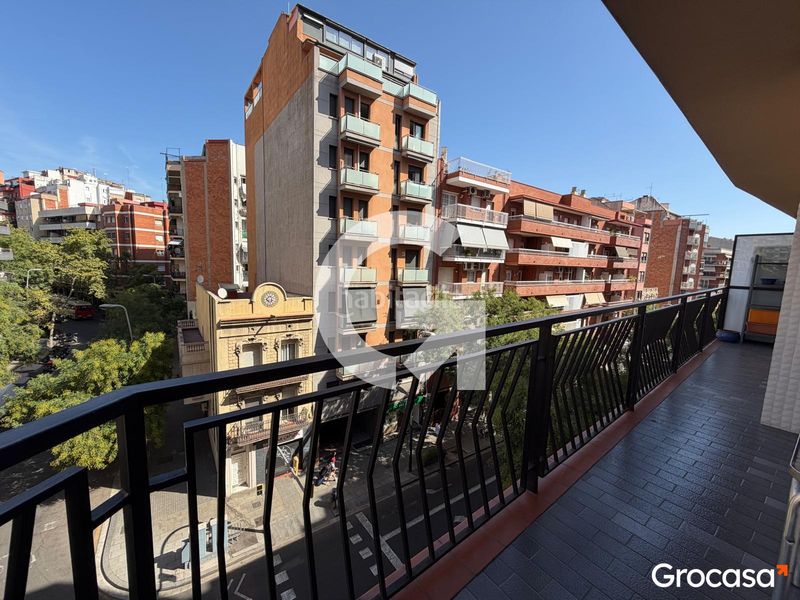 Foto f164a9ef-d92b-417f-bf25-0eca7a4f5bfa. Pis a Sants-Badal Barcelona