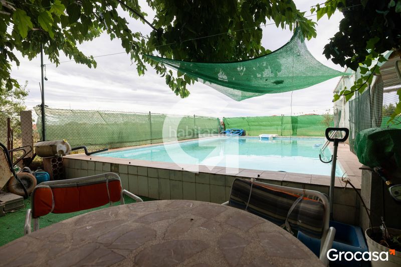 Foto b0ccd1ee-0d43-4a60-b46d-d6f41f78121c. Xalet amb piscina a Torrefarrera
